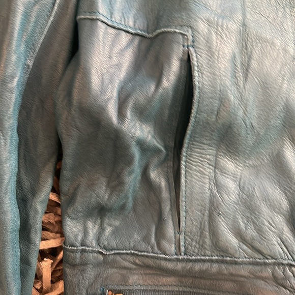 Leather jacket - Picture 5 of 15